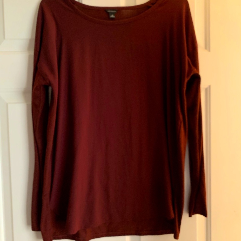 Perfect for fall nice burgandy color lightweight top.